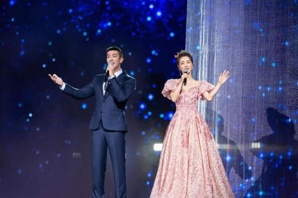 女星中秋節造型 看看誰更像嫦娥