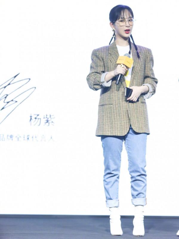 31歲景甜和27歲楊紫,雙雙挑戰千鳥格西裝,卻一個幹練一個活力 31歲景甜和27歲楊紫,雙雙挑戰千鳥格西裝,卻一個幹練一個活力