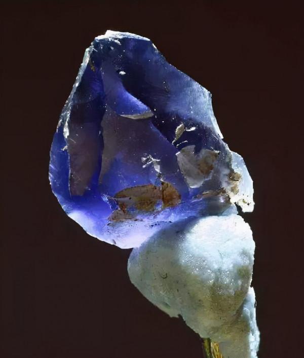 堇青石——最“低配版”的藍寶石,它也是維京人的指南針 堇青石——最“低配版”的藍寶石,它也是維京人的指南針