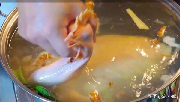 廣東白切扇雞，皮脆柔嫩，非常的好吃