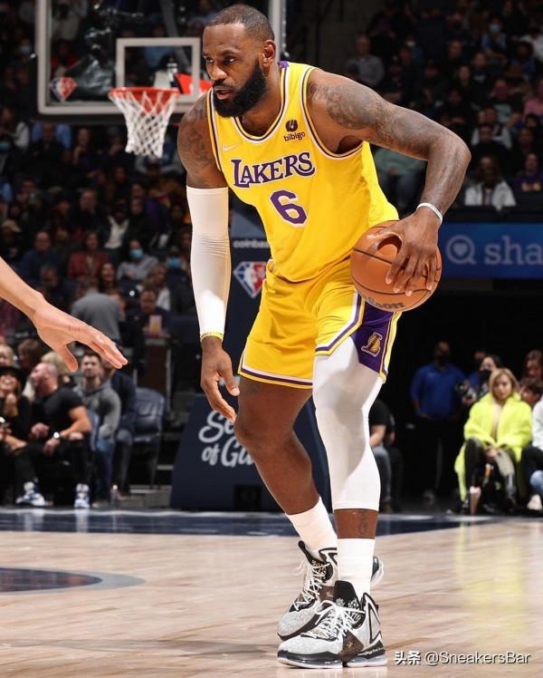 每日NBA球星上腳球鞋(12月18日) 每日NBA球星上腳球鞋(12月18日)