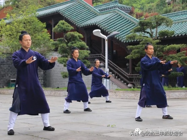 練好武當太極須做到6大點,才能達到沉穩、緩慢、輕柔和協調境界 練好武當太極須做到6大點,才能達到沉穩、緩慢、輕柔和協調境界