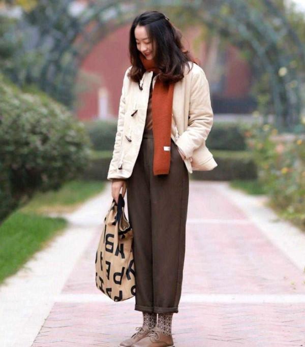 為何會上身不胖下身胖,這種身材的中年女人,有哪些正確穿法? 為何會上身不胖下身胖,這種身材的中年女人,有哪些正確穿法?