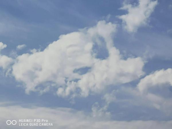 神趣的雲朵