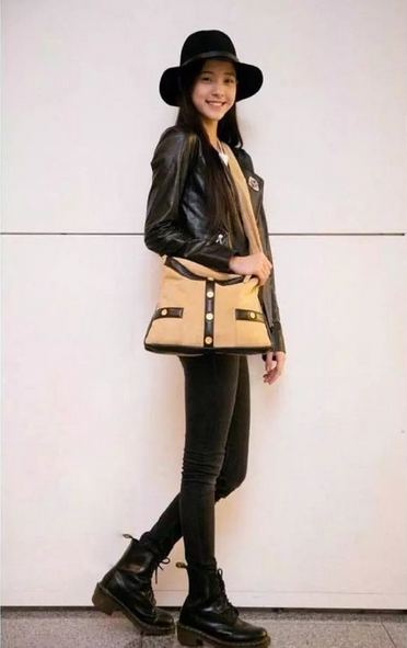 時髦炸了，一雙馬丁靴，輕鬆搞定多種穿搭