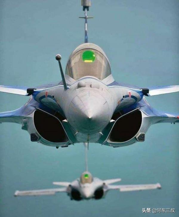 梟龍Block3大秀實力,展現超強外掛後,巴鐵還需要殲10嗎? 梟龍Block3大秀實力,展現超強外掛後,巴鐵還需要殲10嗎?