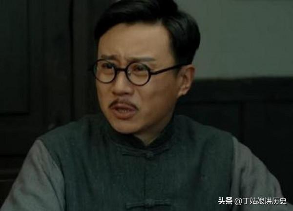 出賣鄧恩銘的叛徒,後來當上捕共隊長,因一雙皮鞋暴露行蹤被處決 出賣鄧恩銘的叛徒,後來當上捕共隊長,因一雙皮鞋暴露行蹤被處決