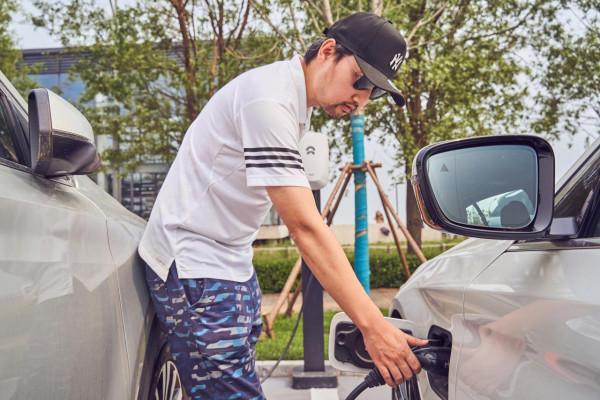 【X自駕】開寶馬5系插混，打卡秦皇島海岸，帆船、動漫任你玩