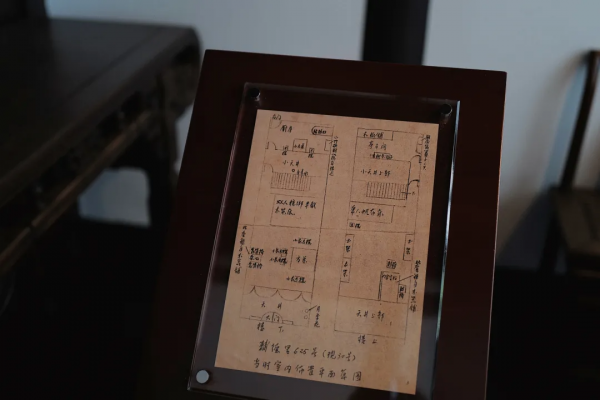 這輛“百年限定”的紅色巴士，今年特別值得坐上一坐