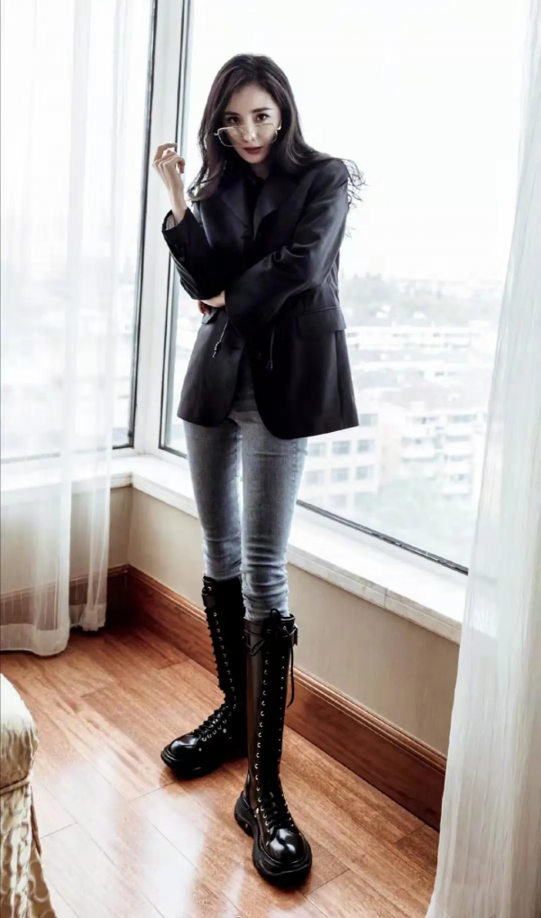 搭配太重要!陶紅一件皮草穿出兩種效果:一次像大媽,一次是貴婦 搭配太重要!陶紅一件皮草穿出兩種效果:一次像大媽,一次是貴婦