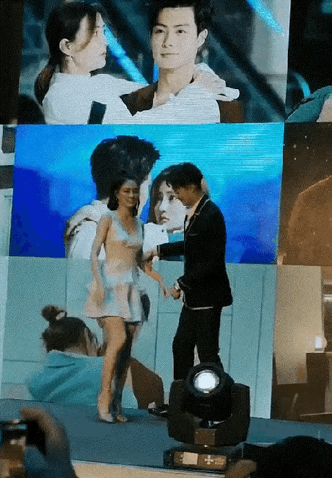 情侶同框,愛不愛還得看細節 情侶同框,愛不愛還得看細節