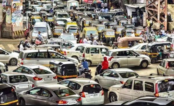 今年起，他們強制汽車安裝氣囊