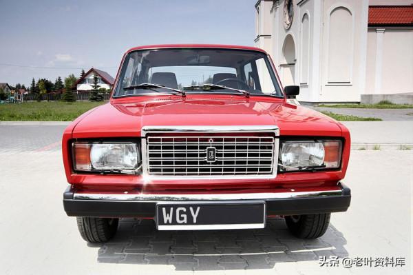 一輛1987年產蘇聯拉達2107轎車