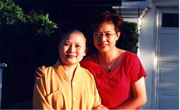 歌手李娜出家25年：孤單老母曾心痛流淚，現在老人過得怎樣？