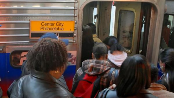 太心寒!女子公交列車上遭性侵,乘客冷漠旁觀無人干預報警 太心寒!女子公交列車上遭性侵,乘客冷漠旁觀無人干預報警