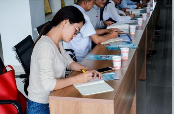 國企公開向社會招聘“正式工”,計劃招錄5000人,往屆生也可報名 國企公開向社會招聘“正式工”,計劃招錄5000人,往屆生也可報名