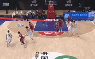 再禁賽MVP真沒了!大侄子手指裁判連吃兩T!遼寧32分殘暴復仇山西 再禁賽MVP真沒了!大侄子手指裁判連吃兩T!遼寧32分殘暴復仇山西