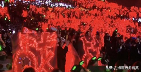 清華校長第七次送書上熱搜 誰說中國人作品就比不上《老人與海》