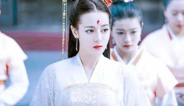 推薦11部播放破億的電視劇，你們知道哪幾部呢？《有翡》《琉璃》