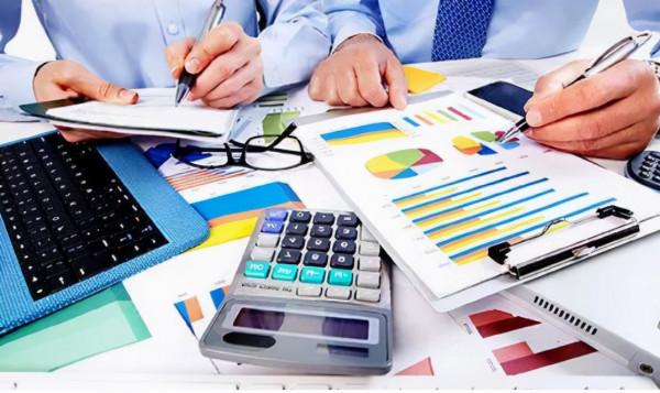 女生很吃香的3個專業，好就業收入高，還有機會拿到鐵飯碗