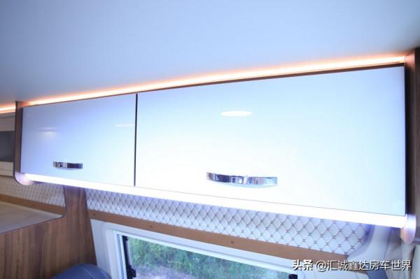 &ZeroWidthSpace;2人用的宇通B型房車！2&period;0T動力，帶床和做飯功能，不怕高額車腳費