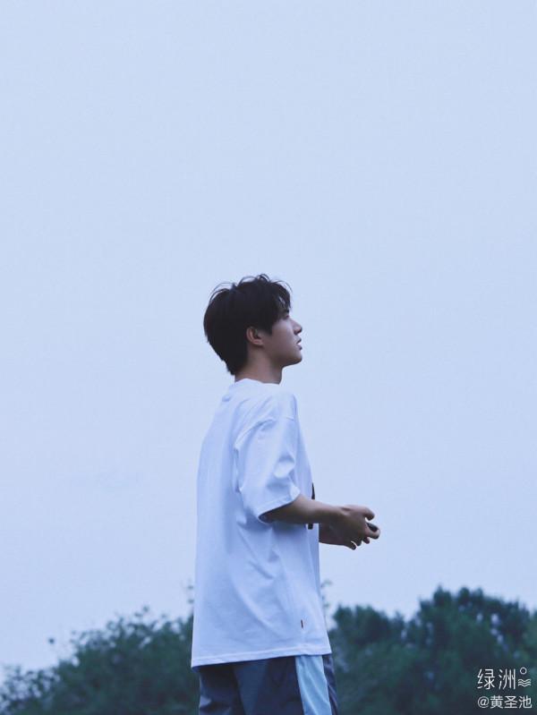 黃聖池：95後運動型男，曾參演《旋風少女》《浪花一朵朵》等