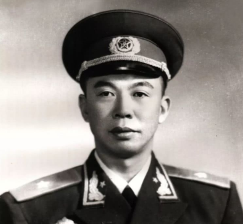 生死瞬間的神奇自救:危急時一個無法解釋的動作,讓將軍化險為夷 生死瞬間的神奇自救:危急時一個無法解釋的動作,讓將軍化險為夷