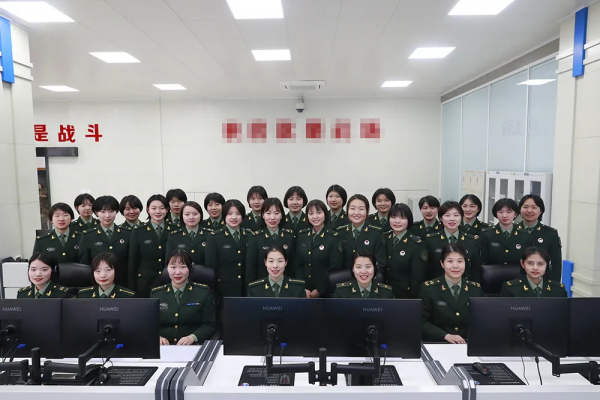 模範話務連繫列報道③：模範連，話務兵，女兒情