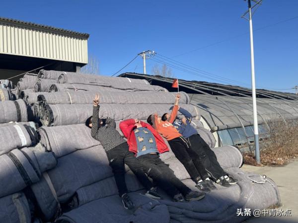 冬奧會歷史上首次由大山裡的孩子唱奧林匹克會歌，他們來自河北農村，最小的5歲，家鄉剛剛消除絕對貧困