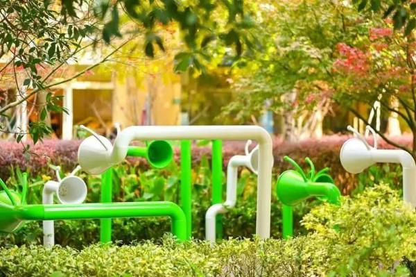 黃金城道上有家“昆蟲酒店”，“蝴蝶”在前臺迎賓……