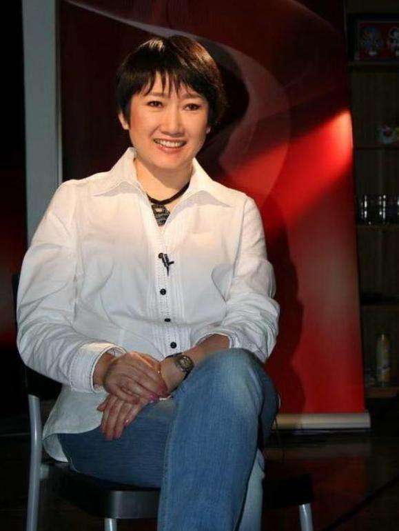 成方圓：36歲嫁大12歲王剛，堅持做丁克，60歲羨慕同齡人兒孫繞膝
