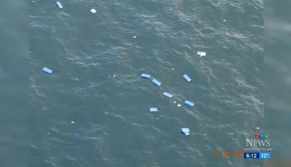 加拿大109個集裝箱落海 衣服鞋子傢俱全泡水 華人老闆哭暈