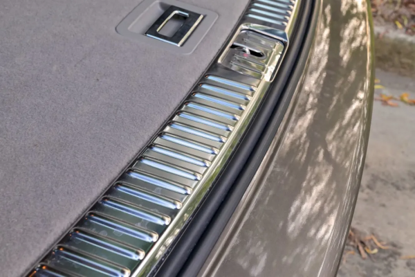 年均不足6000km，一流的成色與實力，這樣的二手Cayenne太少見