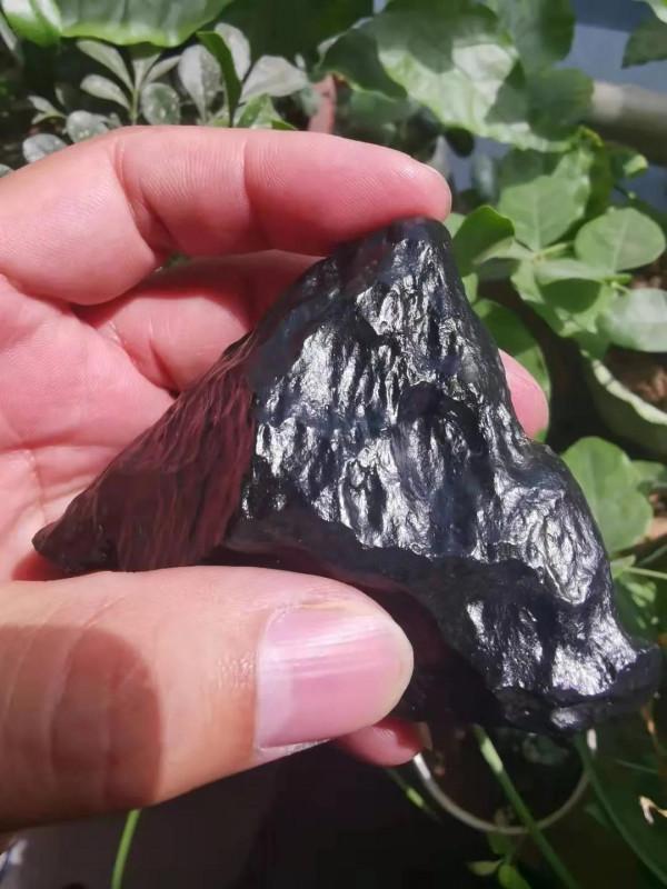 戈壁黑青和田玉