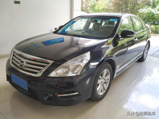 12年的日產天籟大沙發,5W就能帶回家?檢測師:車況實屬拉胯 12年的日產天籟大沙發,5W就能帶回家?檢測師:車況實屬拉胯