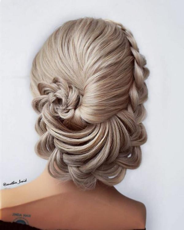 將扎頭髮這件日常事件透過藝術昇華，發生神奇變化，簡直要美爆