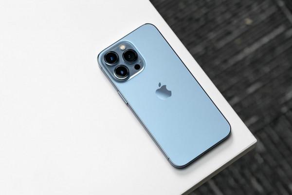 華為倒下之後，蘋果iPhone 13系列沒對手了嗎？這幾款手機表示不服