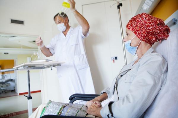 戒菸3年後,70歲老人得了肺癌!都是戒菸惹的禍?醫生道出了實情 戒菸3年後,70歲老人得了肺癌!都是戒菸惹的禍?醫生道出了實情