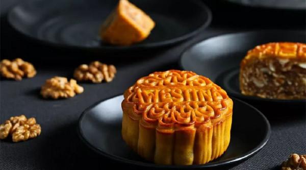 老媽叮囑到：“明天就是中秋節了，記得吃3樣、做2事、忌1樣！”