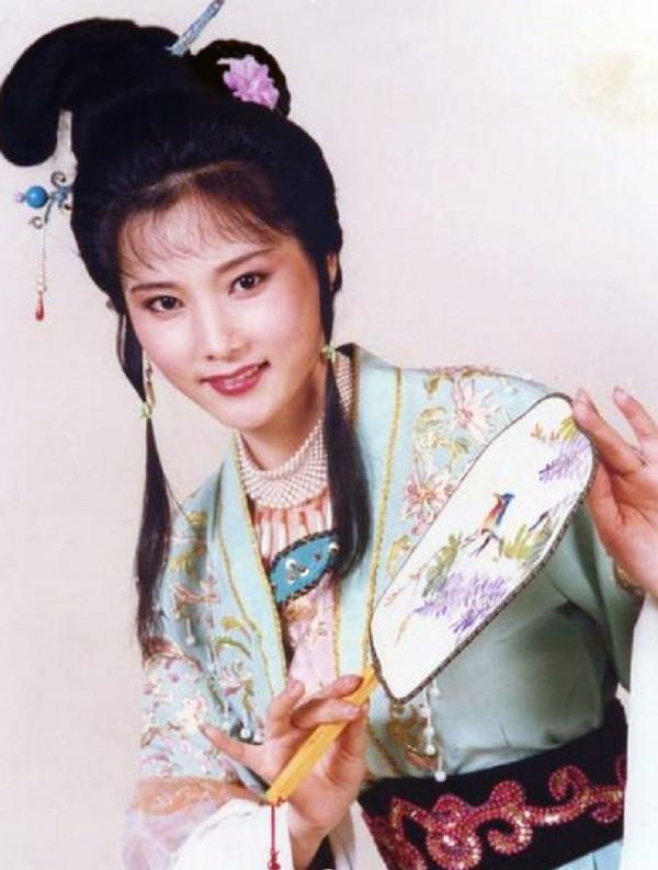 10位全國優秀電視劇女演員，最大的71歲，最小的38歲，誰爭議最大