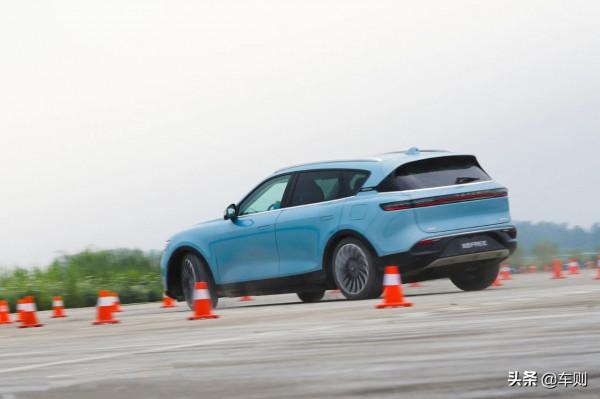 將靶心瞄準理想ONE,為傳統大廠造新能源車正名!試駕嵐圖FREE 將靶心瞄準理想ONE,為傳統大廠造新能源車正名!試駕嵐圖FREE