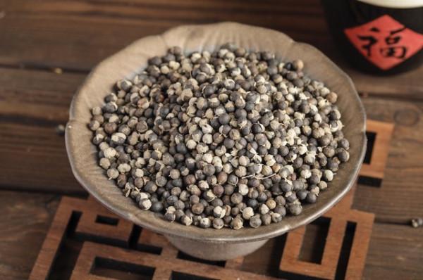 名醫陳潮祖有一則治耳鳴的良方，其治病思路妙不可言，恰中病機