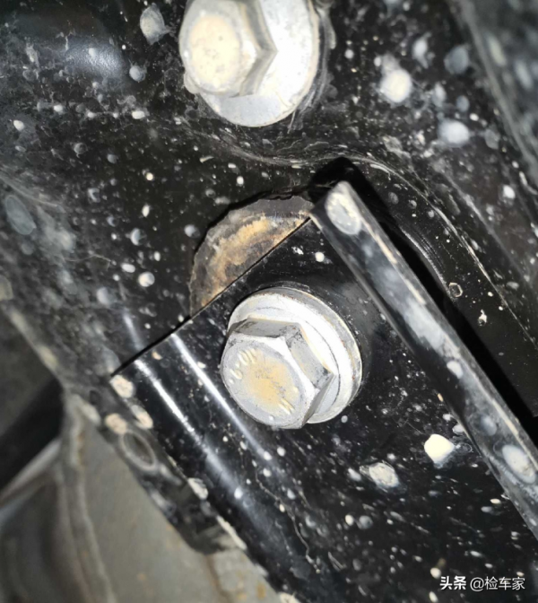 活久見，雪鐵龍C6新車才開一個月賣了16萬，不僅沒虧還賺了