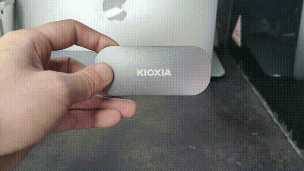 拆解+多協議介面測試!鎧俠XD10移動固態硬碟值不值得買? 拆解+多協議介面測試!鎧俠XD10移動固態硬碟值不值得買?