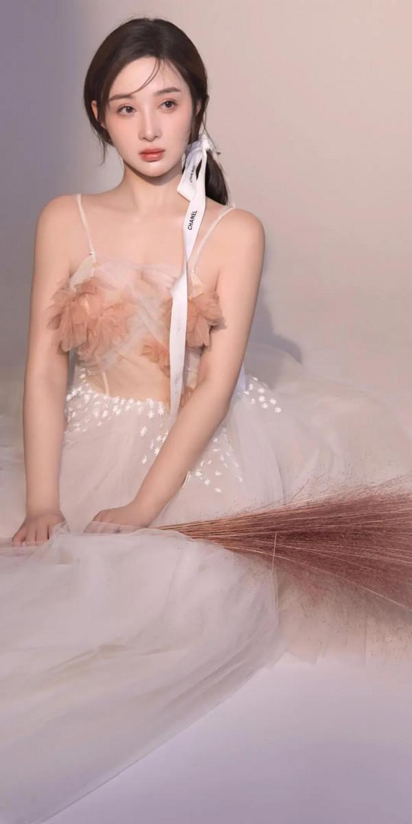 「哈尼克孜」祥光萬里畫依依