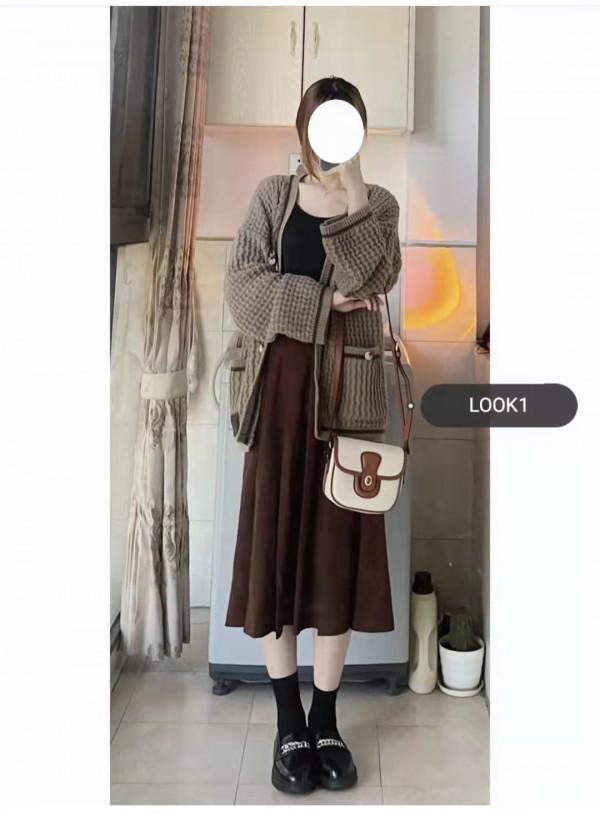 咖色半身裙搭配什麼顏色上衣好看