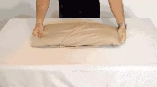 疊衣服這樣做最聰明，再多衣服也不怕→