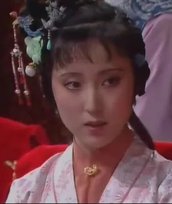 《紅樓夢》只知通靈寶玉?堪比珠寶展的大觀園,戴的珠寶大有來頭 《紅樓夢》只知通靈寶玉?堪比珠寶展的大觀園,戴的珠寶大有來頭