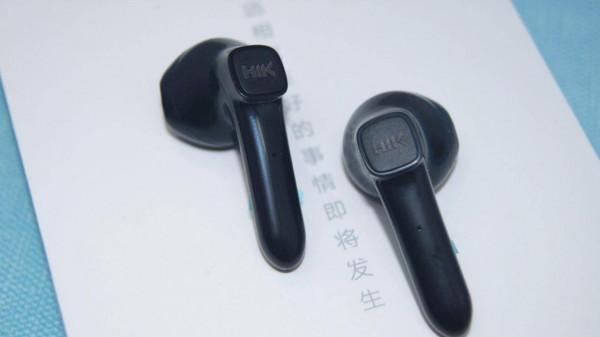 適合運動的藍芽耳機推薦：這一款的實際佩戴感很優異