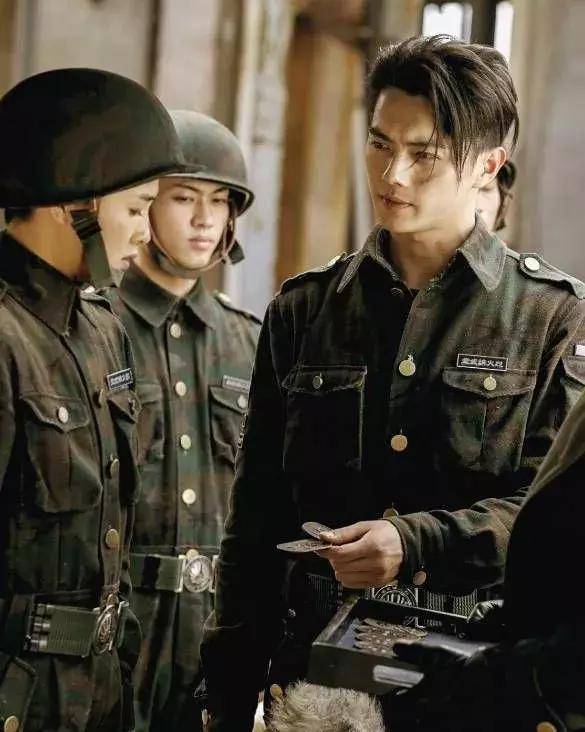 儀態太差別瞎穿軍裝,這6位軍閥氣質太絕,一身正氣撩撥少女心 儀態太差別瞎穿軍裝,這6位軍閥氣質太絕,一身正氣撩撥少女心